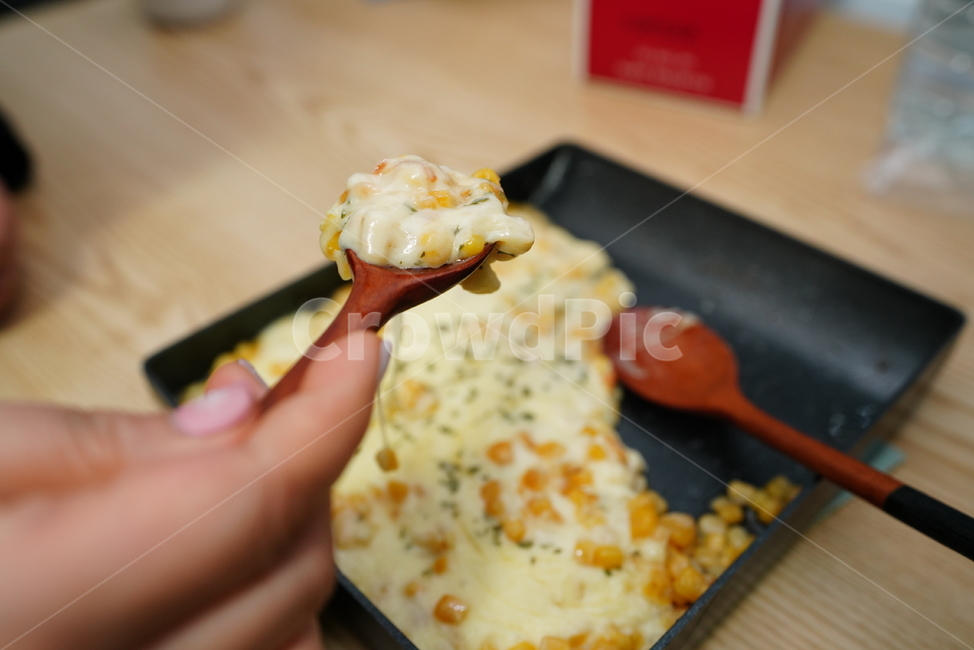 간식,콘치즈,음식,food,cheese,corn,옥수수,치즈,안주,먹거리,프라이팬,음식,식재료,요리,food,cook,meal,dishes,food reserves