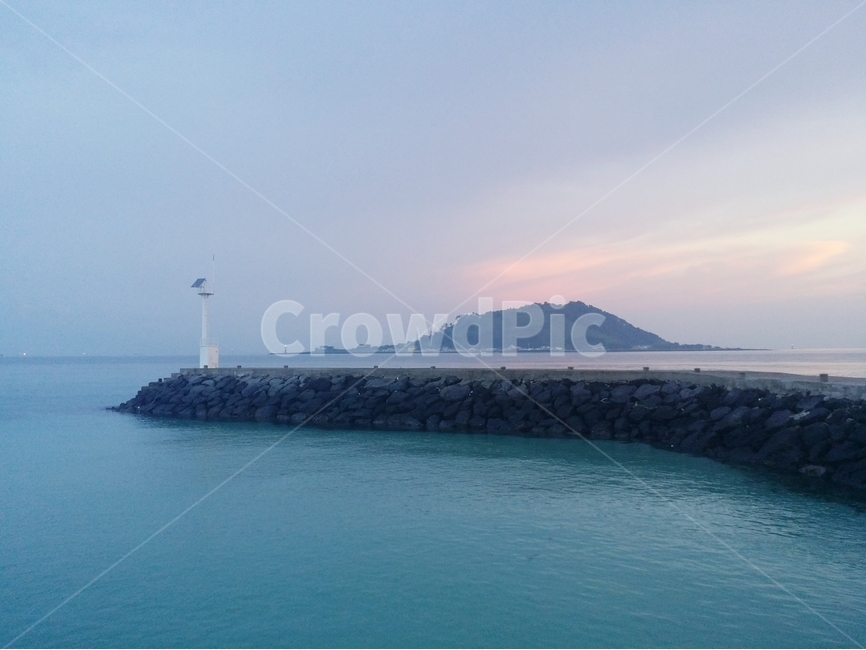 등대,섬,바다,방파제,일출,제주도,아침,자연,풍경,nature,landscape,한국자연풍경,한국자연경관,korea nature landscape,등대,lighthouse,제주도,jeju,jeju island,water,물,shoreline,해안선,building,건물,architecture,건축물,tower,탑,ocean,대양,outdoors,옥외,sea