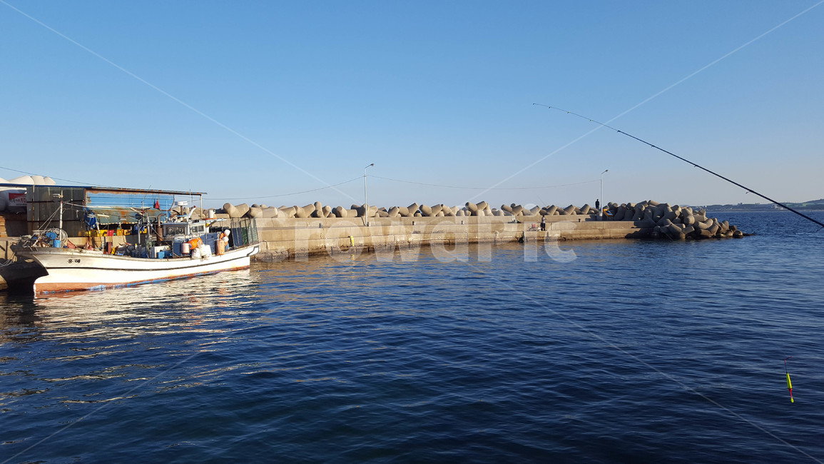 바다,가을,하늘,낚시,방파제,자연,풍경,nature,landscape,water,물,boat,보트,transportation,교통,vehicle,차량