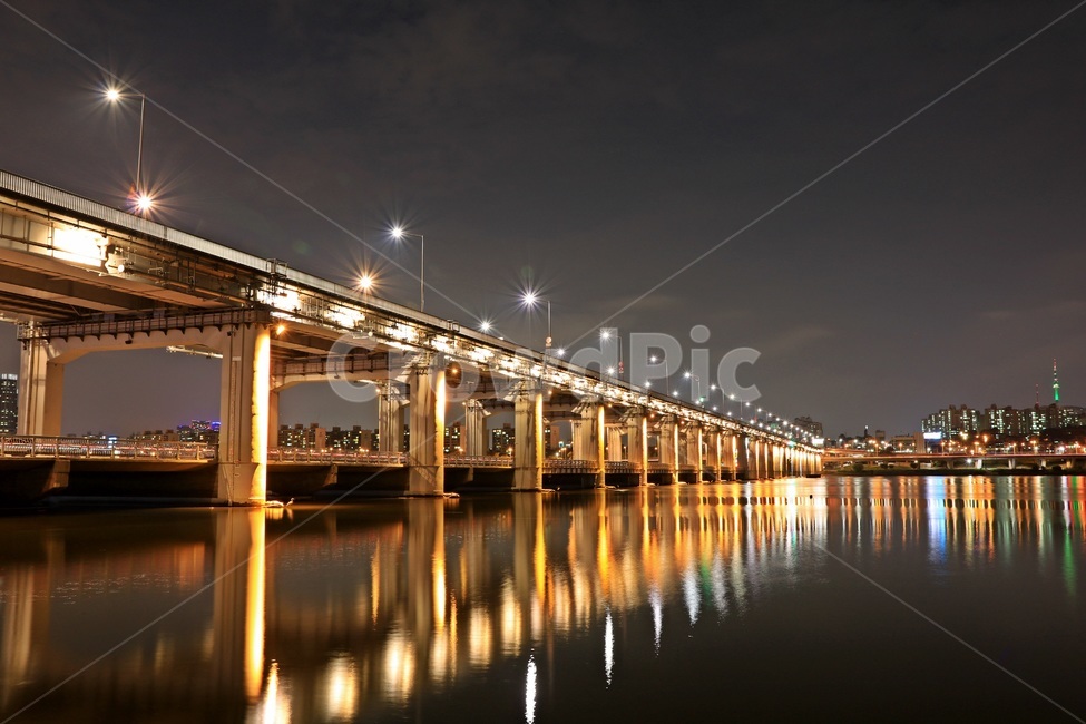 서울,서울야경,한강,한강다리,seoul,야경,밤,풍경,nightscape,night,landscape,건축물,건물외관,exterior,building,structure,architecture,construction,waterfront,워터 프론트,water,물,pier,교각,port,포트,bridge,다리,건물