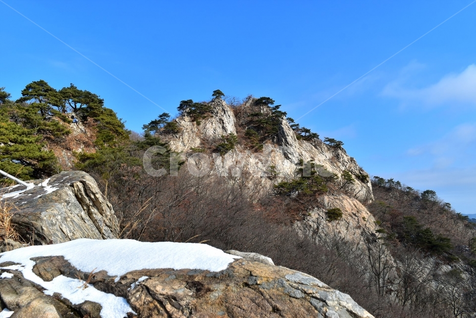 계룡산,국립공원,겨울,풍경,설경,산행,Korea,Nationa,Park,눈풍경,눈,자연,스포츠,등산,nature,snow,느낌,아름다운,신비로운,경이로운,다큐,필,힐링,명산landscape,winter,season,자연성릉,암릉,능선,비경,겨울,계절,winter,season,자연,풍경,nature,landscape,한국자연풍경,한국자연경관,korea nature landscape,cliff,낭떠러지,outdoors,옥외