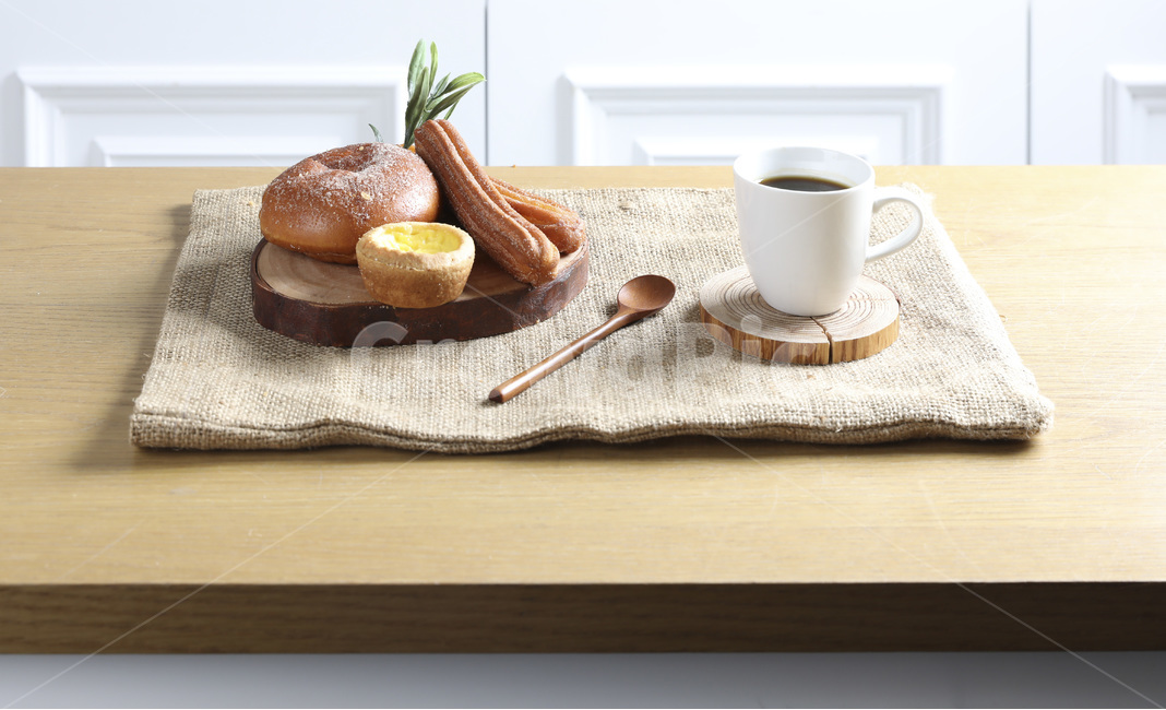 식사,음식,빵,브레드,주방,쿠킹,meal,bread,아침,런치,베이커리,부엌,식탁,food,밀가루음식,테이블웨어,나무,원목,wood,음식,식재료,요리,food,cook,meal,dishes,food reserves,빵,bread,연출,컨셉,콘셉,direction,concept