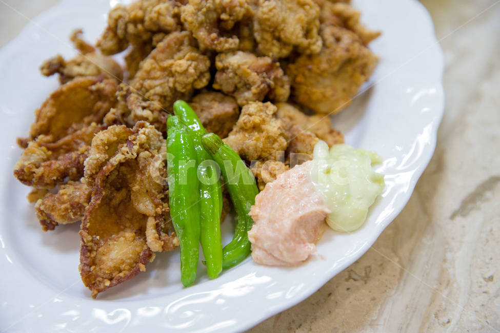 brown,chicken,cooking,cuisine,delicious,dinner,dish,eat,food,fried,friedchicken,friedfood,friedfoodtopview,gourmet,homemadefood,hot,meal,meat,pepper,plate,restaurant,sauce,tasty,white,yellow,요리,음식,치킨,후라이드,순살치킨,튀김,튀김요리,순살,닭,닭요리,닭고기,명란소스,고추냉이소스,음식,식재료,요리,food,cook,meal,dishes,food reserves