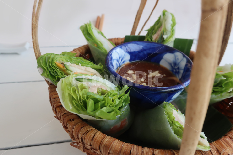 베트남음식,건강식,야채,채소,튀김,해외음식,식재료,음식,재료,롤,cook,food,dishes,meal,바구니,소스