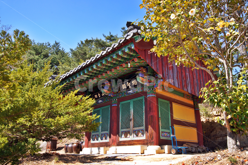 mountain temple,Anyangam,parasol,hermitage,ancient architecture,full width,Nabanjonja,temple,toxic angle,branch temple,Tongdosa Temple