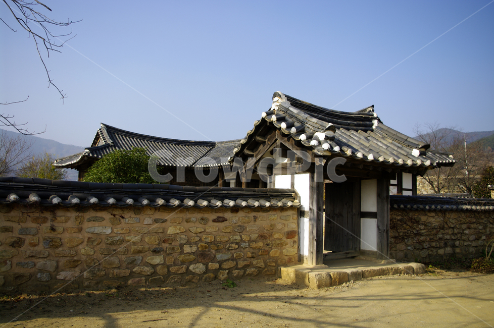 전통가옥,한국,기와집,기와지붕,한옥,담장,한국전통,한국문화,korean traditional,korean culture,건축물,건물외관,exterior,building,structure,architecture,construction