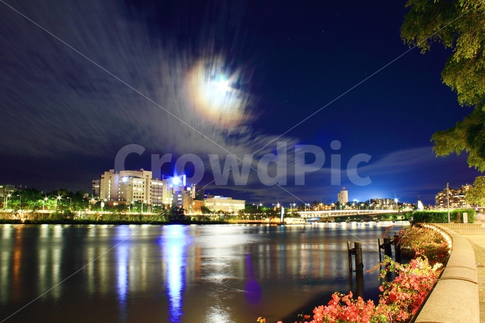 도시야경,브리즈번,호주,강,풍경,nightview,brisbane,australia,queensland,퀸즈랜드,자연,nature,landscape,river,bridge,nightscape,장노출,longexposure,skycraper,반영,reflection,달무리,moonlight,moon,달,skyporn,도시,풍경,city,landscape,야경,밤,nightscape,night,해외,외국,세계,foreign,oversea,world