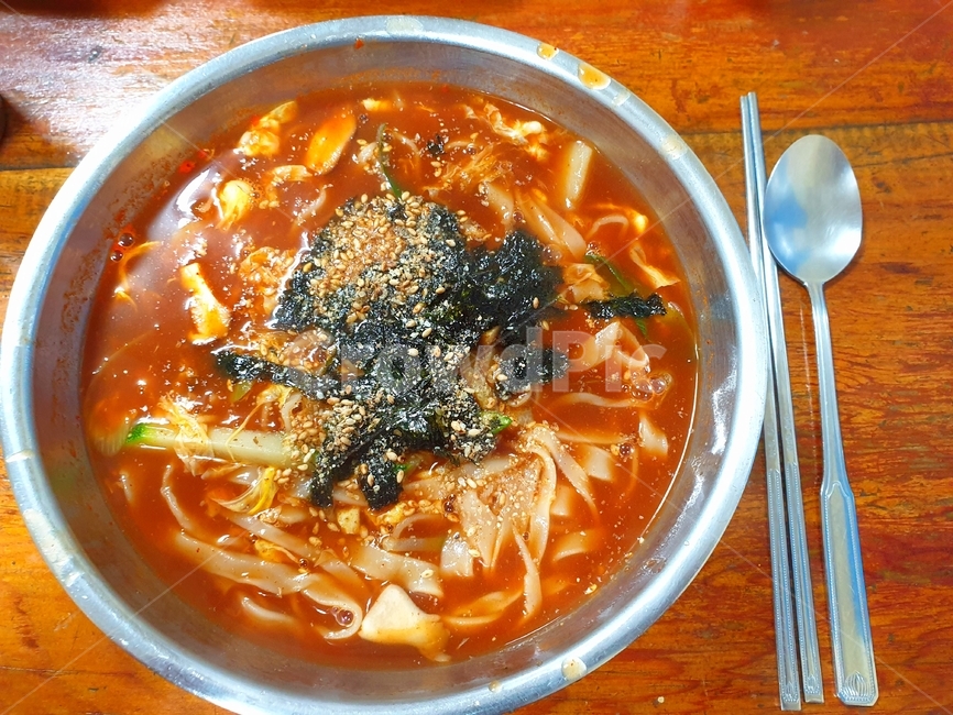 bowl,사발,meal,식사,dish,요리,food,음식,spoon,숟가락,칼국수,장칼국수,음식,식재료,요리,food,cook,meal,dishes,food reserves,면류,면요리,noodles,한식,한국음식,한국요리,korean food,korean dishes,korean meal,korean cook