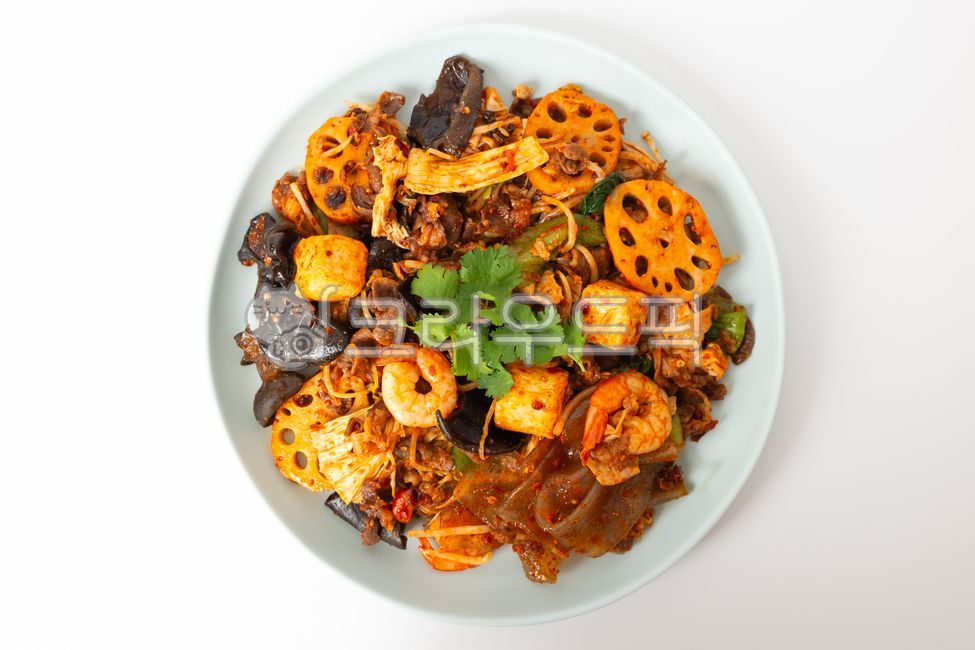 마라샹궈,마라,볶음,숙주,양고기,청경채,연근,건두부,두부피,푸주,당면,고수,버섯,새우,야채,채소,고기,향신료,양념,소스,중국음식,중국문화,매콤한
