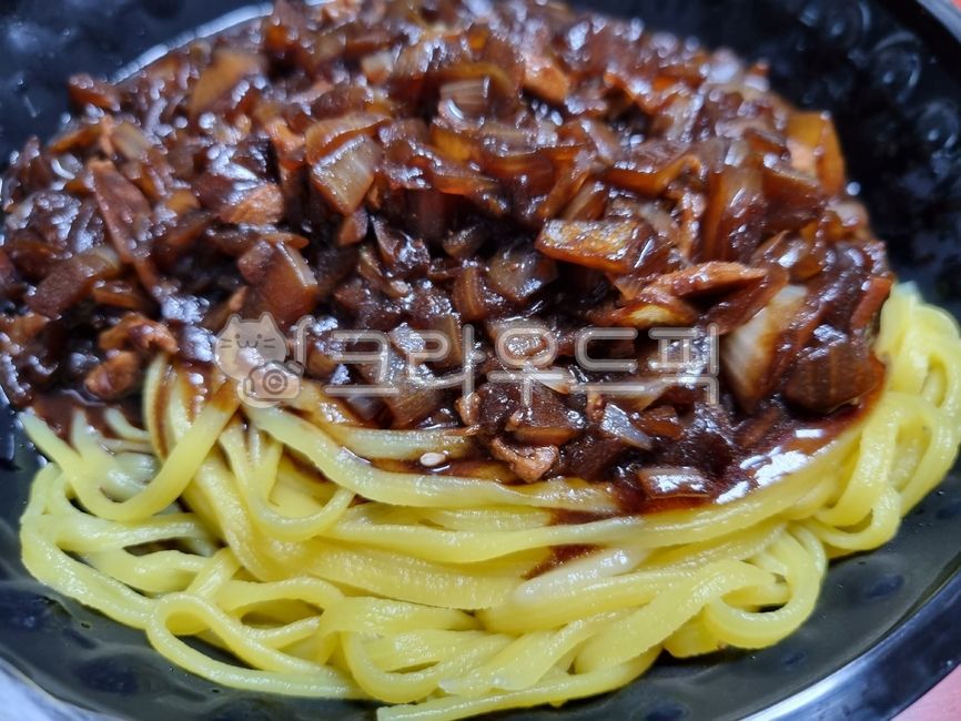 음식,food,cook,요리,짜장면,자장면,중국요리,jajangmyeon,blackbeansaucenoodles,chinesecuisine,면요리,noodledish,식재료,요리재료,음식재료,foodstuff,cookingmaterial,foodmaterial,cooking,Jjajangmyeon,중국음식,chinesefood,Chinesedishes,Chinesecooking,중식,맛있는음식,deliciousfood