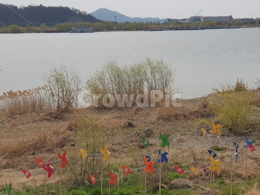 공원,바람개비,바람,봄,강변,나들이,자연,풍경,nature,landscape,ground,바닥