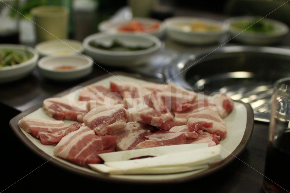 음식,고기,삼겹살,돼지고기,생삼겹살,버섯,음식점,음식,식재료,요리,food,cook,meal,dishes,food reserves,육류,고기,meat