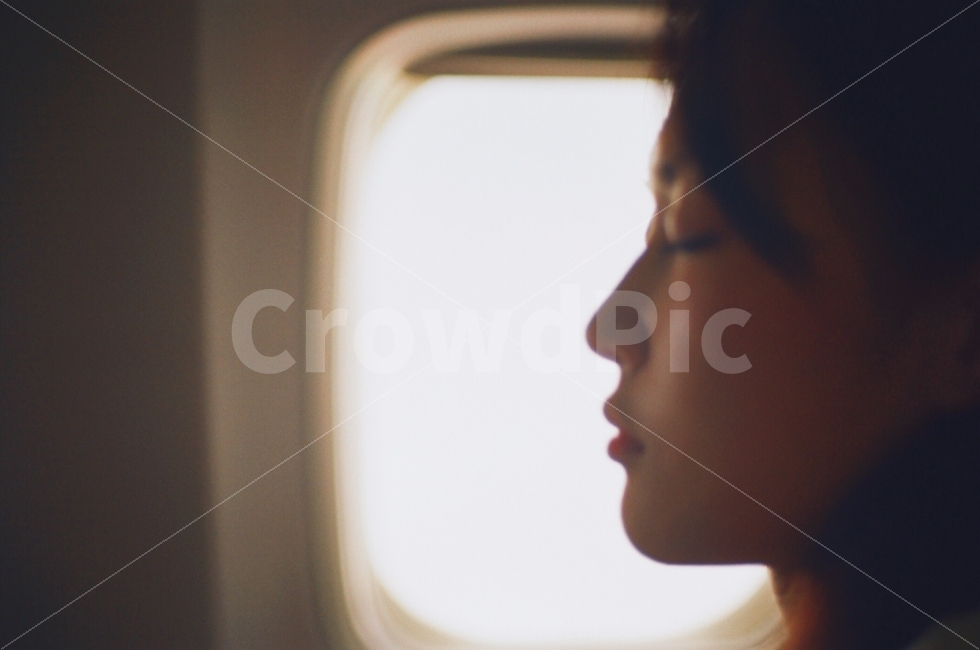 감정표현,인물,내적표현,분위기,얼굴,감성,감정,표정,필름,아날로그,사람,인물,인간,human,person,얼굴표정,facial expression,face,여성,여자,woman,female,lady,감정표현,기분,feeling,emotion,여행,휴가,traveling,vacation,trip,감성,sensible,휴식,힐링,rest,relaxation,healing,고독함,외로움,쓸쓸함,우울함,슬픔,lonely,solitary,교통,교통수단,traffic,transportation