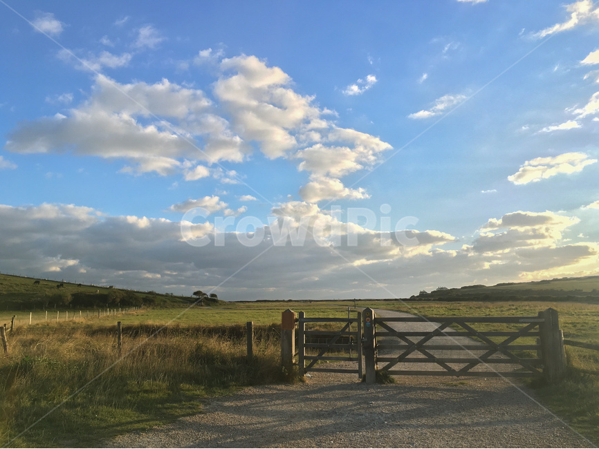 문,자연,하늘,구름,초원,친환경,환경,잔디,narue,sky,cloud,park,eco,blue,white,gate