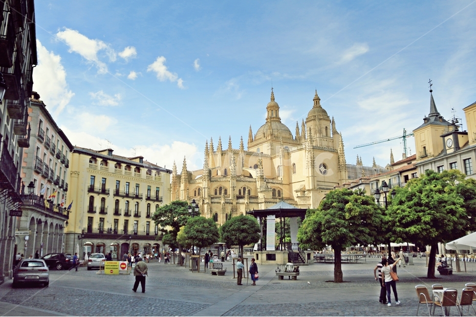 스페인,세고비아,대성당,외국풍경,유럽,마을,spain,segovia,europe,landscape,landmark,랜드마크,해외,세계,유적지,건물,도시,풍경,city,landscape,랜드마크,landmark,tourist attraction,해외,외국,세계,foreign,oversea,world,세계도시풍경,해외도시풍경,외국도시풍경,world cityscape,세계랜드마크,해외랜드마크,외국랜드마크,world landmark,world tourist attraction,종교,신앙,religion,belief,faith,town,building,urban,어반,시티,downtown,도심,architecture,건축물,automobile,자동차,car,차,transportation,교통,vehicle,차량