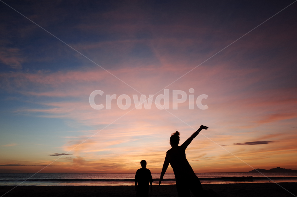 일출,일몰,커플,해변,비치,자연,풍경,nature,landscape,해변,바다,beach,sea,사람,인물,인간,human,person,연인,커플,사랑,lover,couple,인물실루엣,사람실루엣,character silhouette,human silhouette,여행,휴가,traveling,vacation,trip,silhouette,실루엣,outdoors,옥외