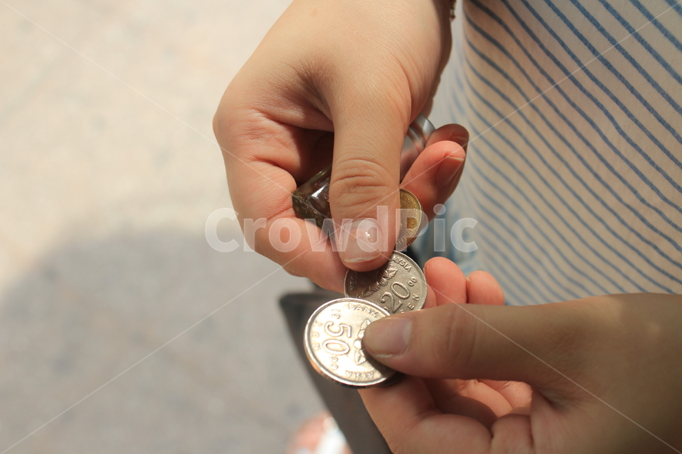 finger,손가락,동전,coin,링깃,말레이시아,센트,계산,결제,count,payment,cent