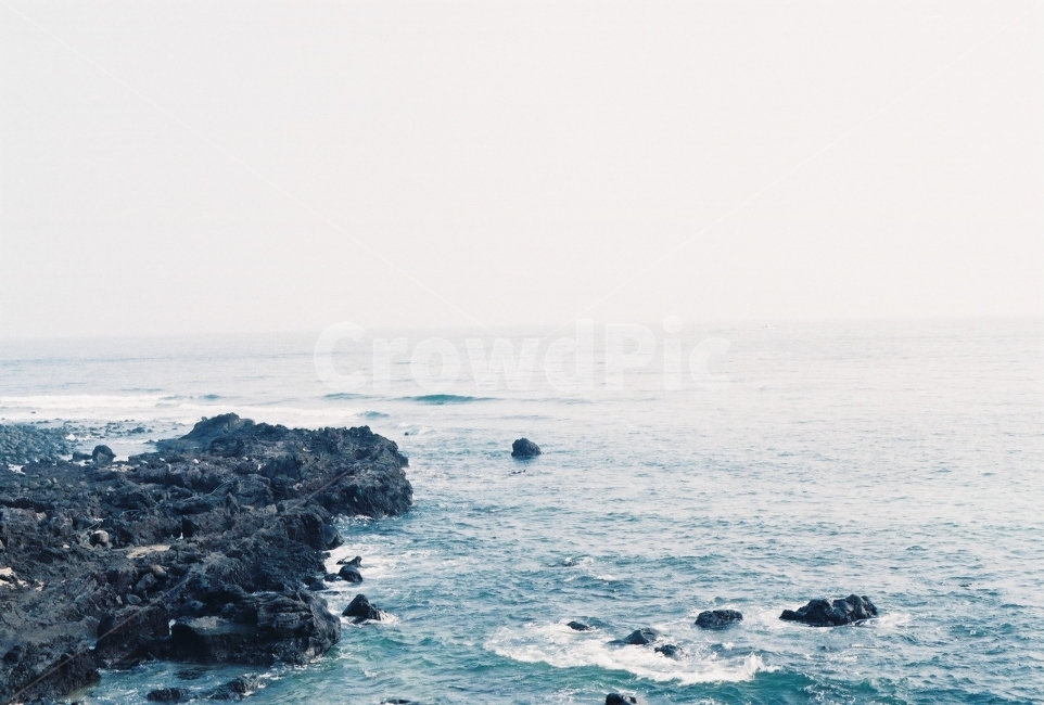 필름사진,바다,제주도,풍경사진,바다사진,자연,풍경,nature,landscape,한국자연풍경,한국자연경관,korea nature landscape,제주도,jeju,jeju island,감성,sensible,feeling,promontory,곶,outdoors,옥외,water,물,ocean,대양,sea