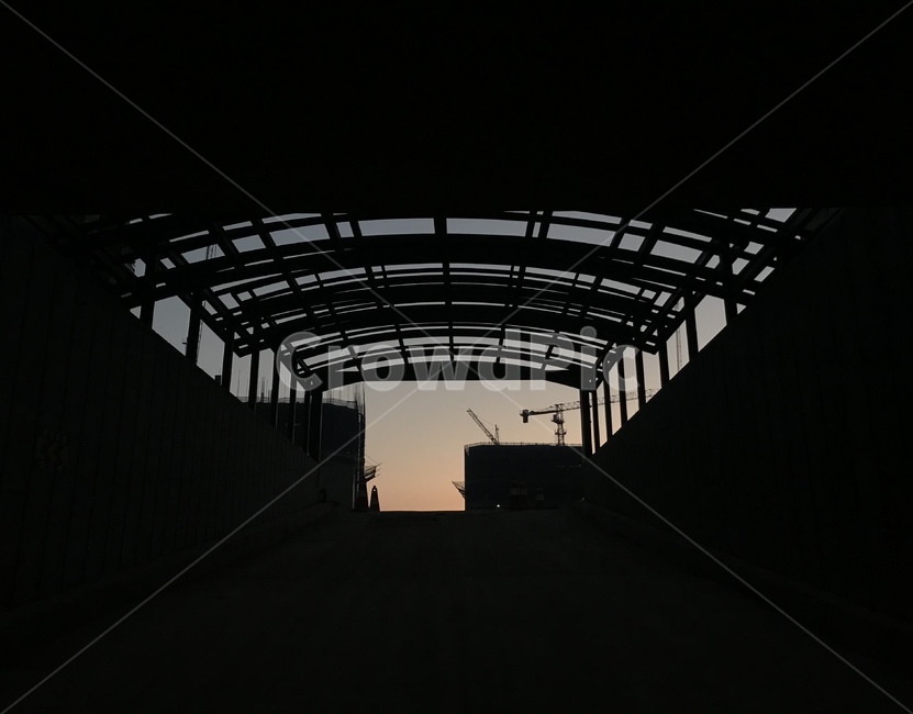 어둠,출구,석양,지하,통로,실루엣,그림자,silhouette,shadow,건축물,건물외관,exterior,building,structure,architecture,construction