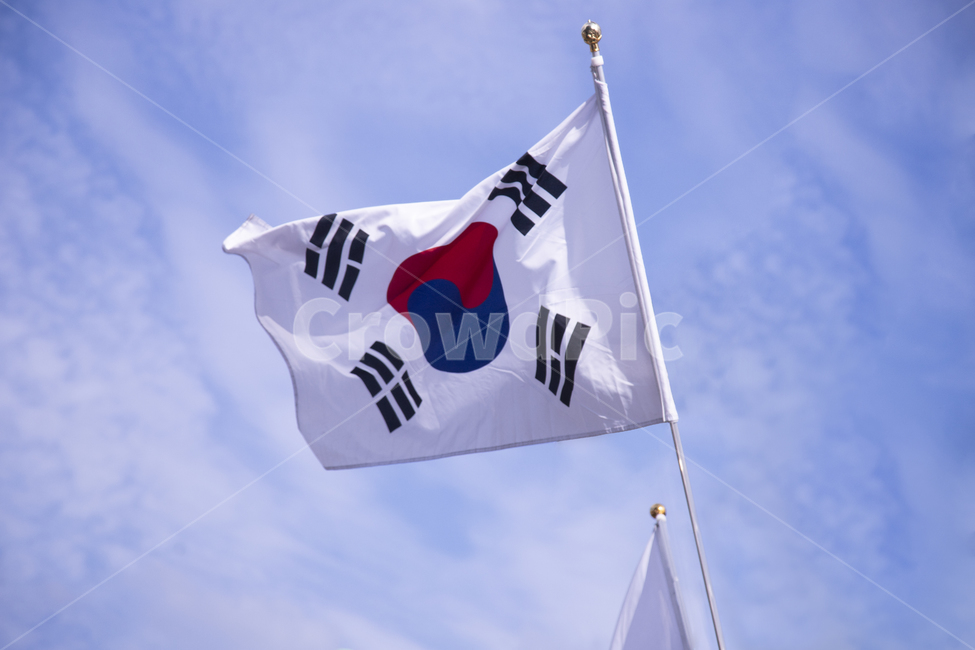 국기,대한민국,아시아,애국심,컨셉,태극기,국기봉,깃대,깃봉,휘날리는,태극,하늘,구름,바람,배경,오브젝트