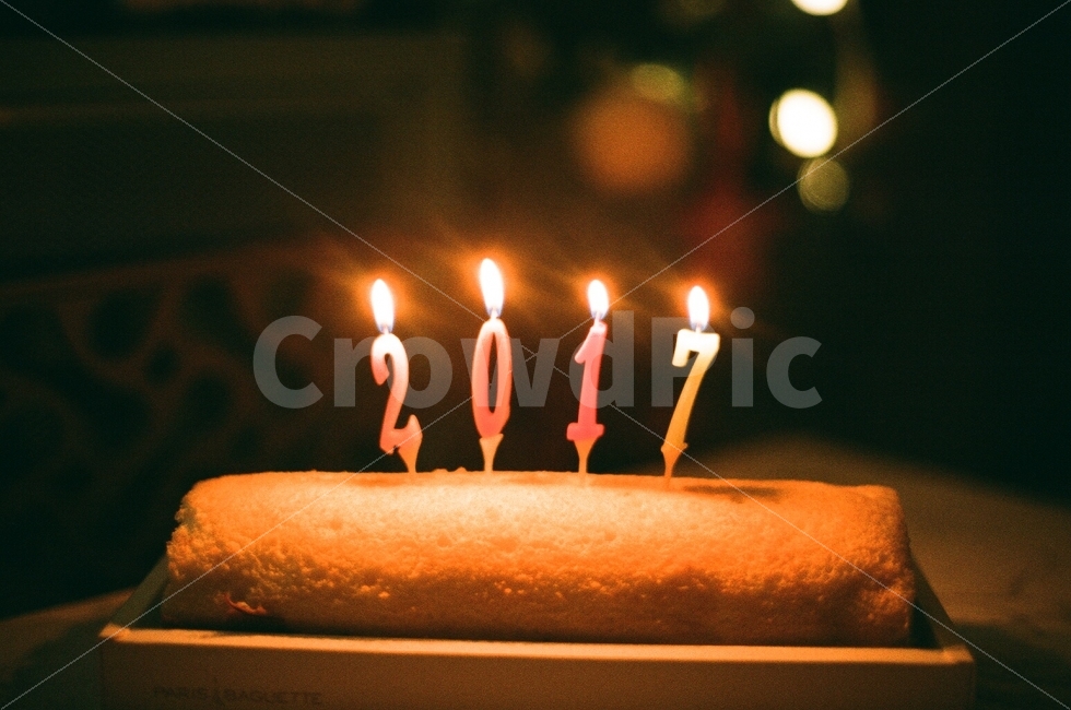 2017,감성사진,새해,복,희망,축복,사랑,행복,필름,필름사진,촛불,어둠,film,happy,lighting,sensitive,happynewyear,기념일,축하,anniversary,congratulation,celebrate,celebration,음식,식재료,요리,food,cook,meal,dishes,food reserves,빵,bread,디저트,간식,후식,dessert,snack,감성,sensible,feeling