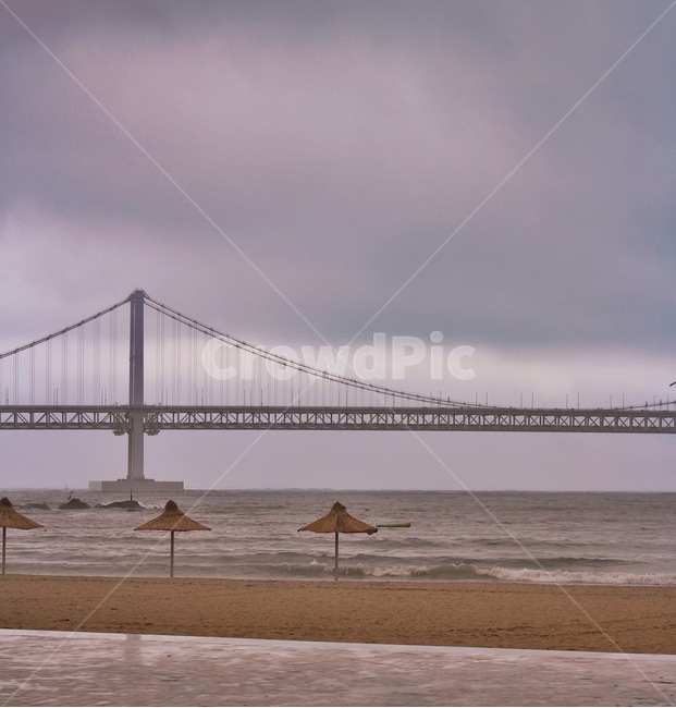 광안리,광안대교,비,흐린날,바다,부산,해변,바다,beach,sea,랜드마크,landmark,tourist attraction,한국랜드마크,한국관광지,한국명소,korea landmark,korea tourist attraction,감성,sensible,feeling