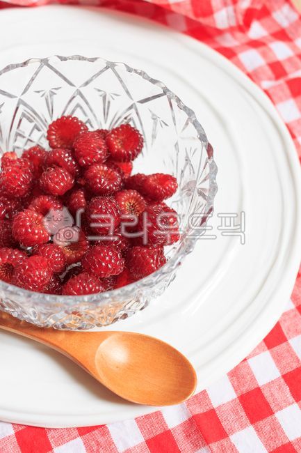 raspberry,Fruit,color,Nutrient tonic,fruit,Color,health,sour,berries,seasonal fruits,summer,diet,sweet