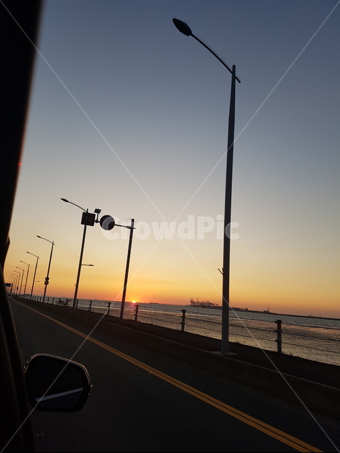 도로,풍경,가로등,노을,sunset,하늘,sky,어둑어둑,해질녘,일몰,자연,nature,야외,outdoors,road,분위기