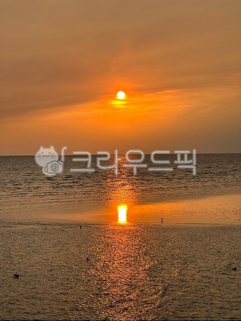 sky,horizon,sunlight,nature,sunset