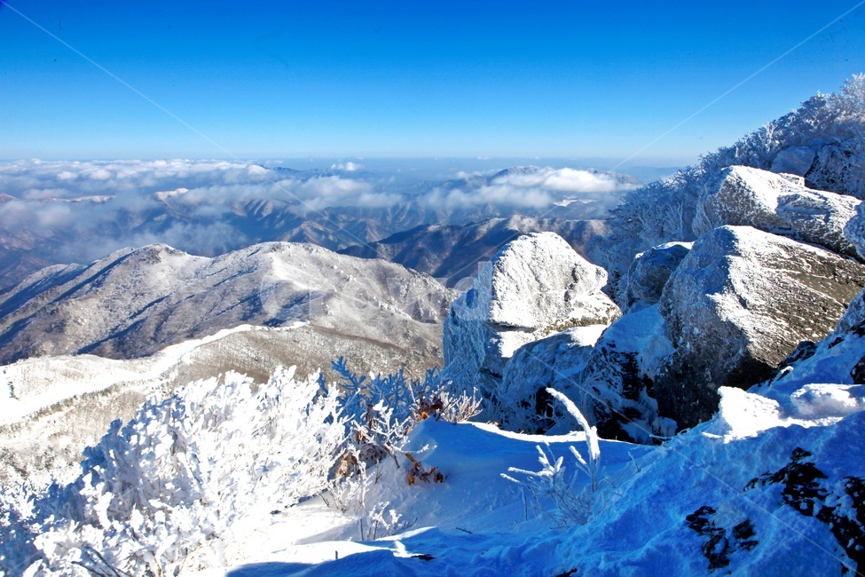 frost,서리,nature,자연,outdoors,옥외,ice,빙,mountain,산,mountainrange,산맥,glacier,빙하,snow,눈,scenery,상고대,무주,덕유산,덕유산설경,설경,설청봉,향적봉,중봉,경치,풍경,운해