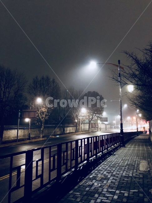겨울,가로등,불빛,혜화로,도로,야경,밤,풍경,nightscape,night,landscape,도시,city,한국도시풍경,한국도시경관,korea cityscape,walkway,보도,path,통로,pavement,포장,sidewalk