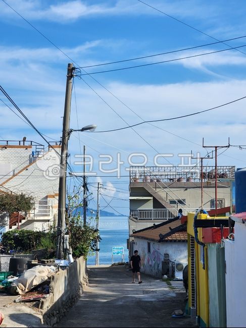 sky,Beach,Town,road,Island village,countryside,quiet