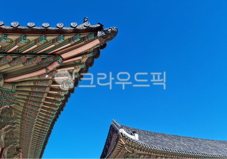 궁,궁전,궁궐,지붕,기와,기와지붕,경복궁,한국,서울,한국적인,전통적인,단청,문화,하늘,파란색,처마,처마밑,처마끝,건축물,건축