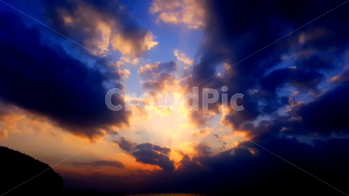 구름,석양,노을,황혼,저녁,붉은빛,푸른빛,태양,빛,자연,풍경,nature,landscape,outdoors,옥외,sky,하늘,dawn,새벽,sunset,일몰,red sky,붉은 하늘,dusk