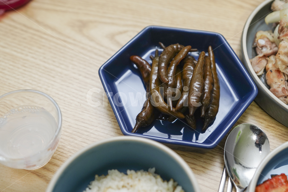 반찬,음식,요리,고기,육류,한식,돼지고기,볶음,식사,술안주,먹거리,육식,접시
