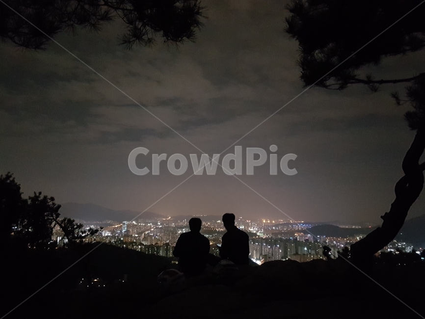 야경,서울,밤,Night,Nightscape,Seoul,야경,밤,풍경,nightscape,night,landscape,도시,city,한국도시풍경,한국도시경관,korea cityscape,사람,인물,인간,human,person,인물실루엣,사람실루엣,character silhouette,human silhouette,친구,우정,friendship,companion,nature,자연,outdoors,옥외,silhouette,실루엣