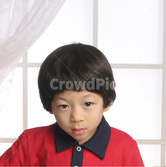 얼굴표정,남자아이,어린아이,미소,웃음,응시,관심,스마일,얼굴,사람,인물,인간,어린이,감정표현,수줍음,기분,kid,smile,human,boy,person,facial,expression,child,children,feeling,face,emotion,얼굴표정,facial expression,face,어린이,어린아이,child,children,kid