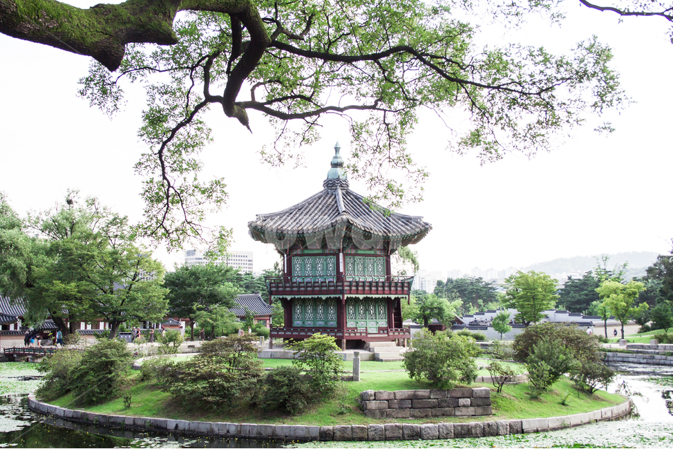 경복궁,향원정,건축물,건물,architecture,한국전통,한국문화,korean traditional,korean culture,건축물,건물외관,exterior,building,structure,architecture,construction