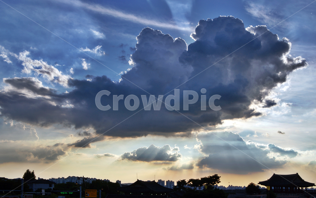 먹구름,구름,일몰,석양,하늘,자연,해넘이,빛내림,자연,풍경,nature,landscape,weather,날씨,cumulus,적운,outdoors,옥외,sky,cloud