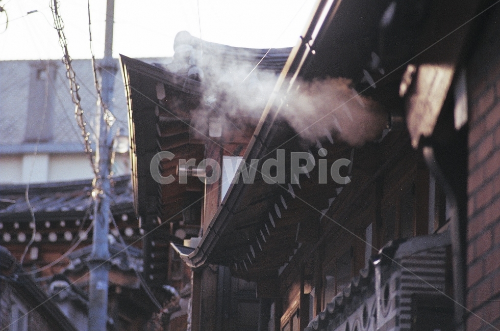 필름,감성,북촌한옥마을,서울,저녁,필름사진,감성사진,서울사진,저녁밥,연기,따뜻함,film,filmphotography,emotion,seoul,한국전통,한국문화,korean traditional,korean culture,감성,sensible,feeling,건축물,건물외관,exterior,building,structure,architecture,construction