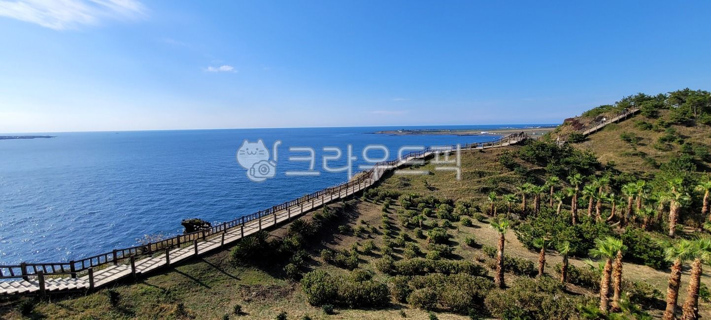 trail,coast,Dullegil,blue sea,ocean,coastal road,jeju island,Songaksan Mountain,water