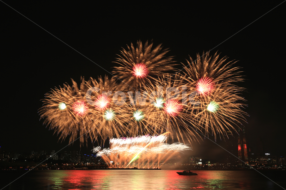 불꽃놀이,불꽃축제,여의도불꽃축제,세계불꽃축제,붉은나무,붉은하늘,야경,밤,풍경,nightscape,night,landscape,축제,행사,festival,carnival,event,nature,자연,outdoors,옥외