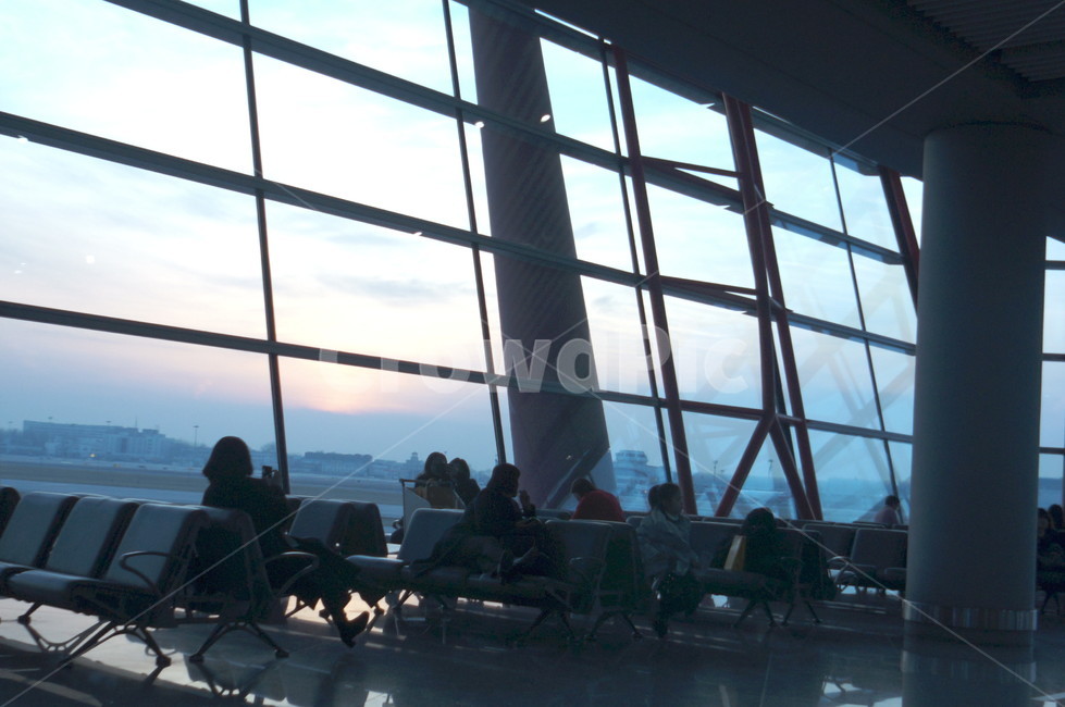 공항,노을,기다림,여행,해질녘,공항의자,이별,시작,출국,입국,여행,휴가,traveling,vacation,trip