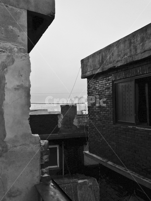 흑백,해방촌,옥상,집,돌,골목길,alley,흑백,모노톤,monochrome,black and white,건축물,건물외관,exterior,building,structure,architecture,construction,brick,벽돌