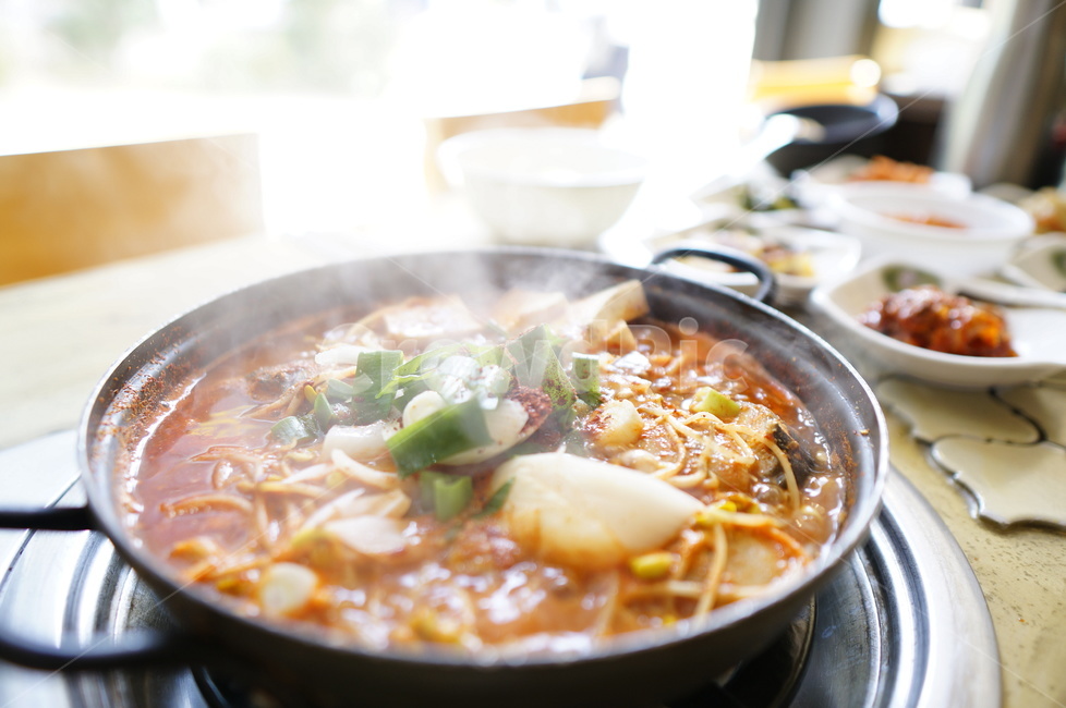 meal,soup,Ecological Stew,Fish stew,table setting,dish,cooking,bowl,food