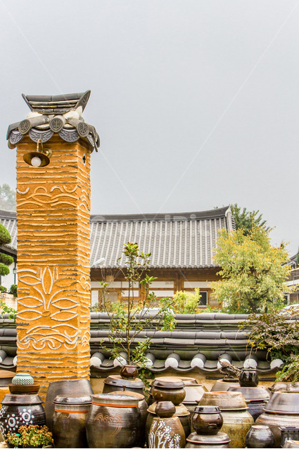 장독대,담장,전통,한국의미,굴뚝,한옥,한국전통,한국문화,korean traditional,korean culture,건축물,건물외관,exterior,building,structure,architecture,construction