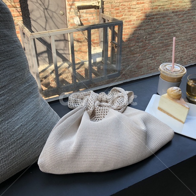 감성사진,오후감성,가방,카페,카페감성,cafe