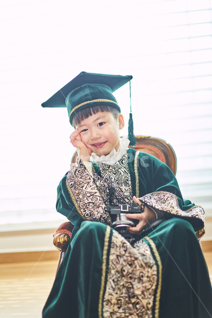 졸업,아기,어린이,학사모,귀여움,사람,인물,인간,human,person,어린이,어린아이,child,children,kid,교육,학교,공부,education,learning,study,school