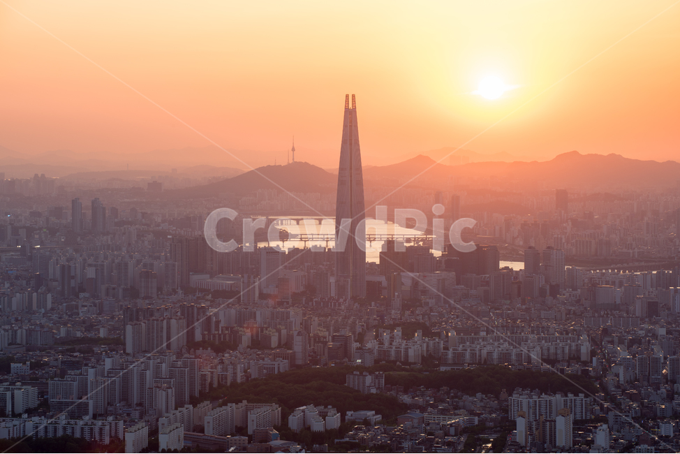 서울,야경,랜드마크,건물,롯데타워,도심,도시,타워,노을,석양,일몰,밤,풍경,블러,빛흐림,빛번짐,빛,감성,sunset,sky,seoul,tower,landmark,night,nightview,blur,sunshine,도시,풍경,city,landscape,한국도시풍경,한국도시경관,korea cityscape,랜드마크,landmark,tourist attraction,한국랜드마크,한국관광지,한국명소,korea landmark,korea tourist attraction,building,steeple,뾰족한 탑,spire,첨탑,architecture,건축물,탑,nature,자연,town,시티,metropolis,중심지,urban,어반,outdoors,옥외