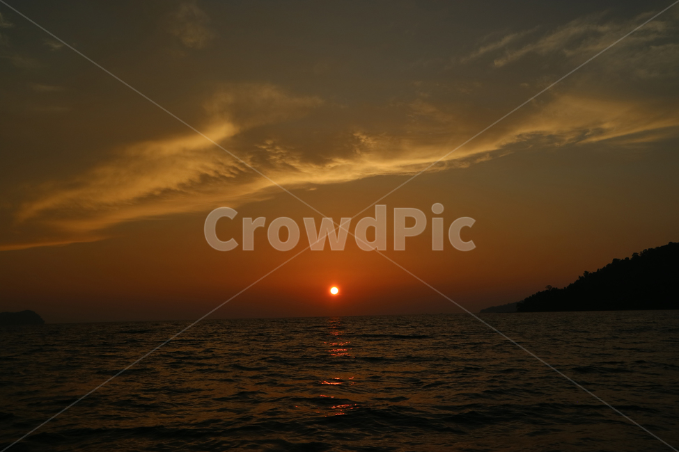 노을,일몰,해질녘,붉은,석양,바다,풍경,코타키나발루,물든,빛,선셋,sunset,붉은노을,태양,해,자연,풍경,nature,landscape,sunlight,햇빛,outdoors,옥외,dawn,새벽,red sky,붉은 하늘,sky,하늘,dusk,황혼